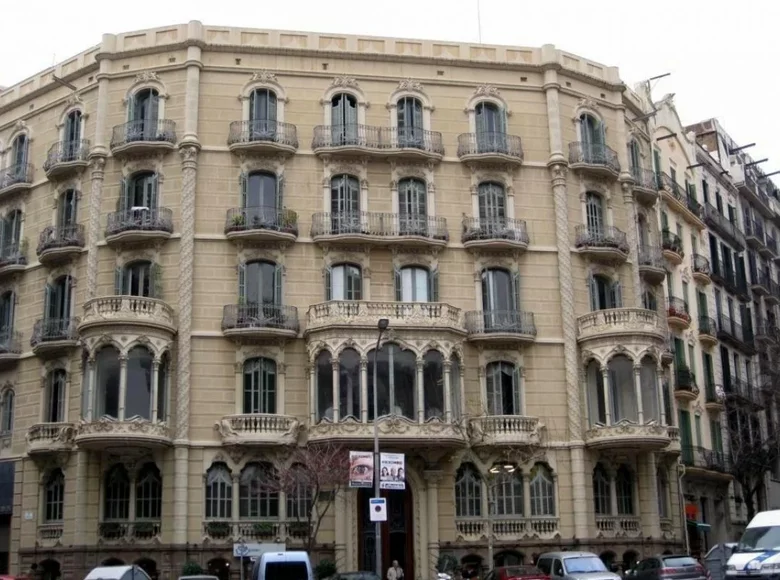 Investment 2 800 m² in Barcelones, Spain