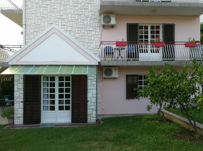Haus 6 Schlafzimmer 400 m² Tivat, Montenegro