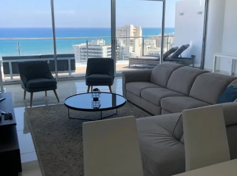 Apartamento 3 habitaciones 200 m² Larnaca, Chipre