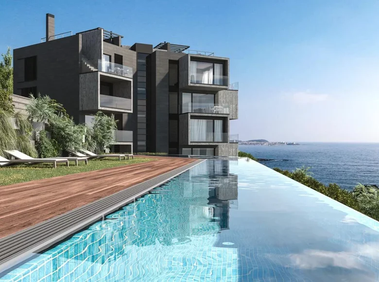 2 bedroom apartment 77 m² Castell-Platja d Aro, Spain