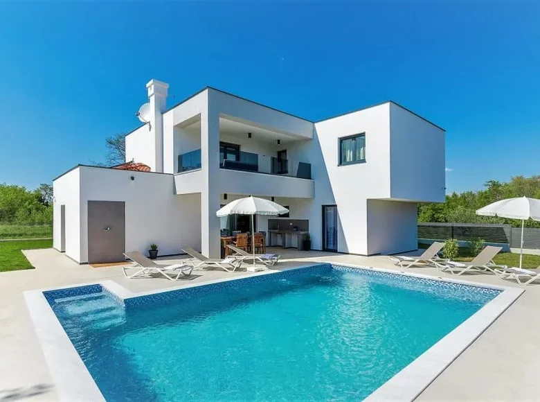 3 bedroom villa 180 m² Grad Pula, Croatia