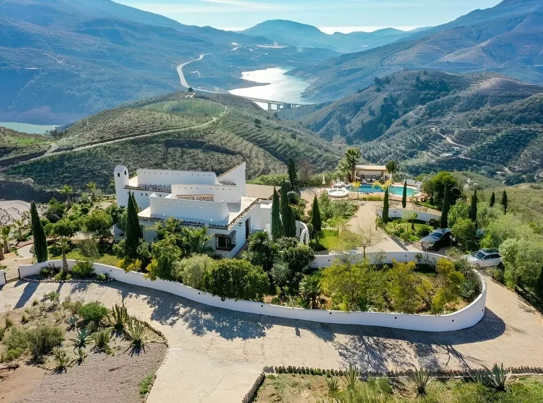 5 bedroom house 537 m² Malaga, Spain