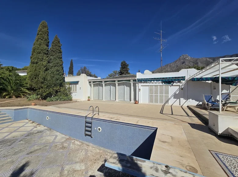 6 bedroom house 450 m² San Pedro Alcantara, Spain