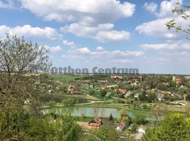 Land 1 761 m² Som, Hungary