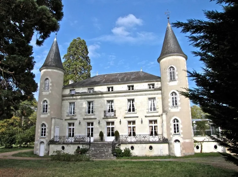 Castillo 17 habitaciones 1 200 m² Tours, Francia