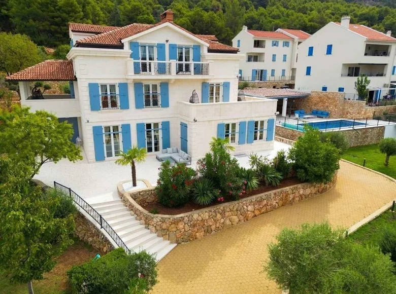 6 bedroom villa 450 m² Cres, Croatia