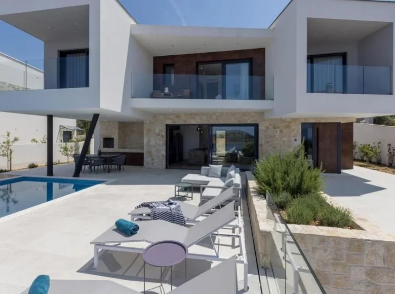 3 bedroom villa 270 m² Opcina Rogoznica, Croatia