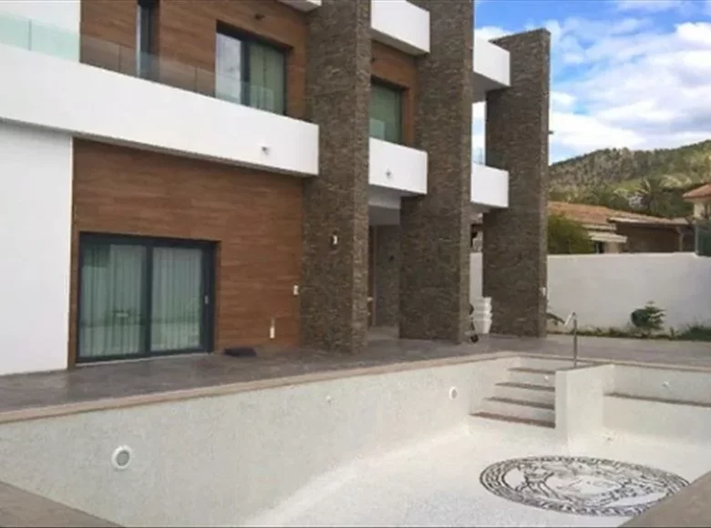 villa de 5 dormitorios 600 m² Benidorm, España