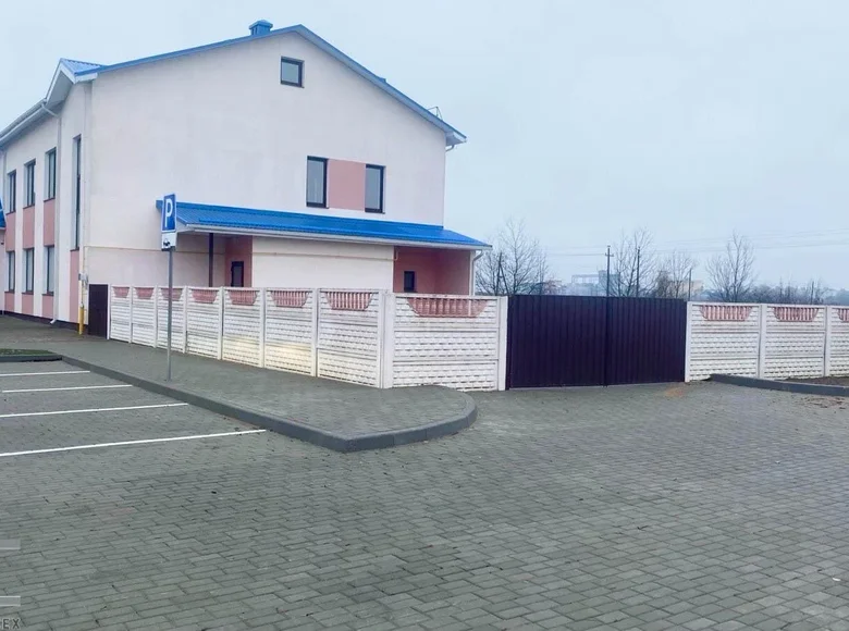 Shop 383 m² in Sluck, Belarus