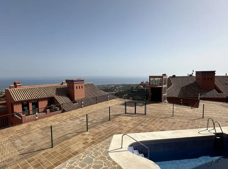 Mieszkanie 2 pokoi 150 m² Mijas, Hiszpania