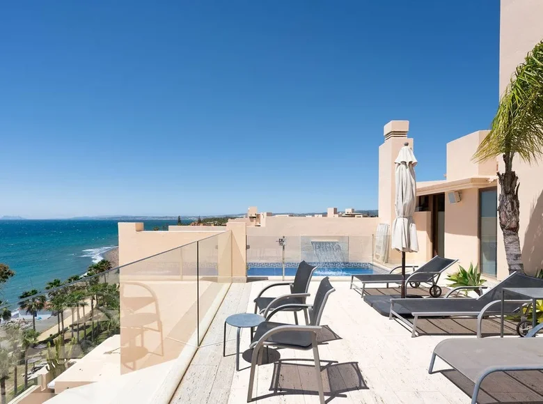 Apartment 6 bedrooms  Estepona, Spain