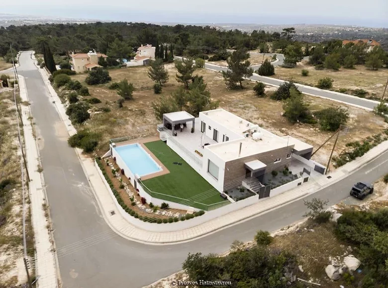 4 bedroom house  Souni–Zanatzia, Cyprus