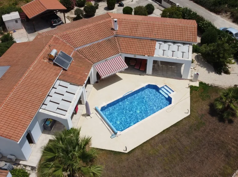 Casa 4 habitaciones 246 m² Kathikas, Chipre