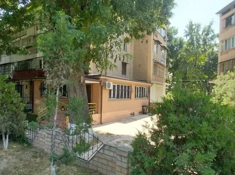 Kvartira 3 xonalar 77 m² in Shaykhontohur Tumani