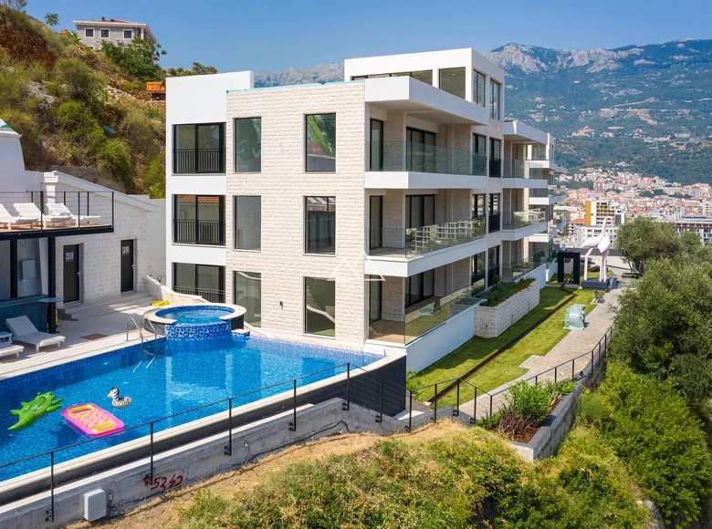 3 bedroom apartment  Budva, Montenegro