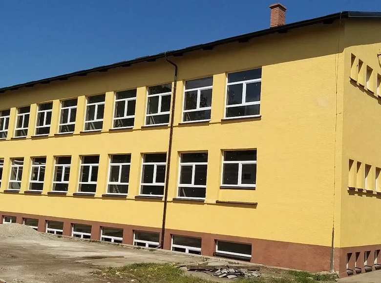 Commercial property 2 500 m² in Novo Pracno, Croatia