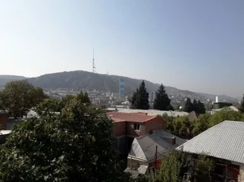 Mieszkanie 4 pokoi 140 m² Tbilisi, Gruzja