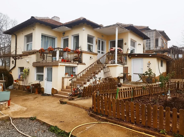 3 bedroom apartment 120 m² Malomir, Bulgaria
