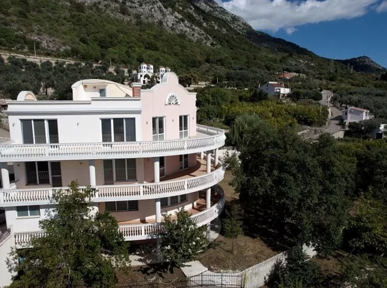 Villa 859 m² Dobra Voda, Montenegro