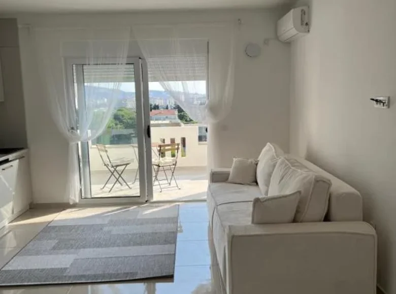 1 bedroom apartment 55 m² Burtaisi, Montenegro