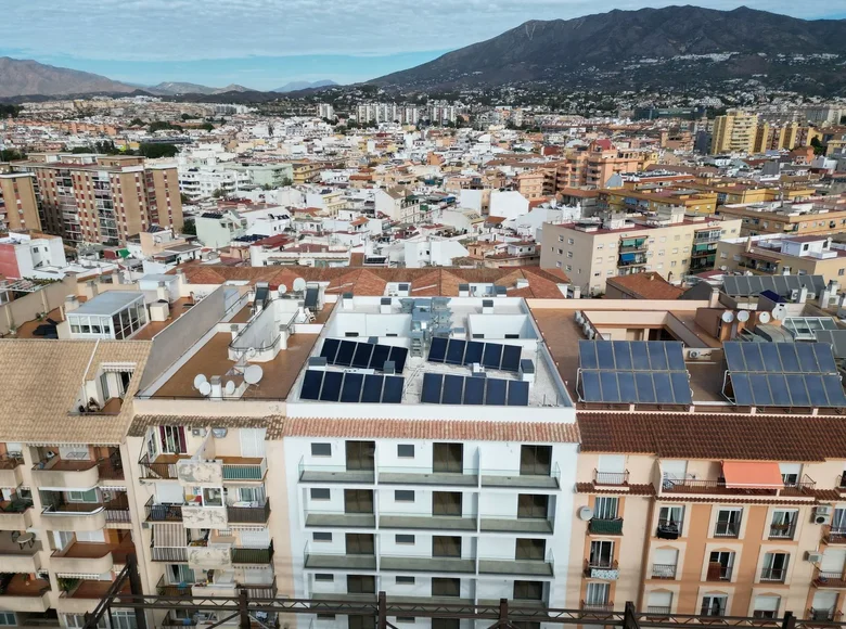 Mieszkanie 2 pokoi 56 m² Fuengirola, Hiszpania