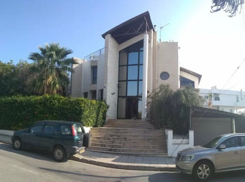 Haus 4 Schlafzimmer 300 m² Larnaka, Cyprus