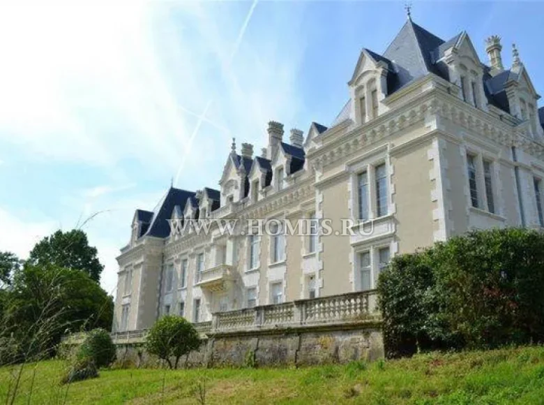 Шале 43 спальни 3 000 м² Cognac-la-Foret, Франция