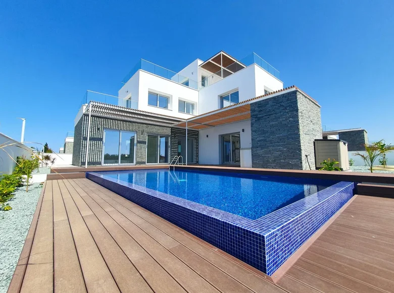 4 bedroom house 335 m² Yeroskipou, Cyprus