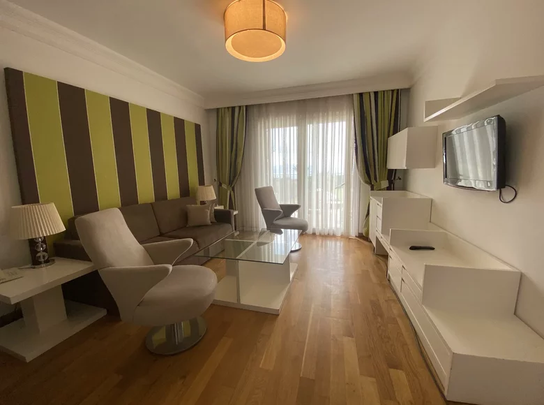Mieszkanie 2 pokoi 103 m² Derekoey, Turcja