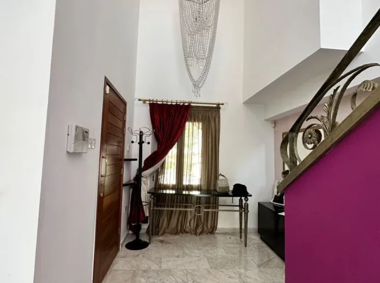 Maison 3 chambres 235 m² koinoteta agiou tychona, Chypre