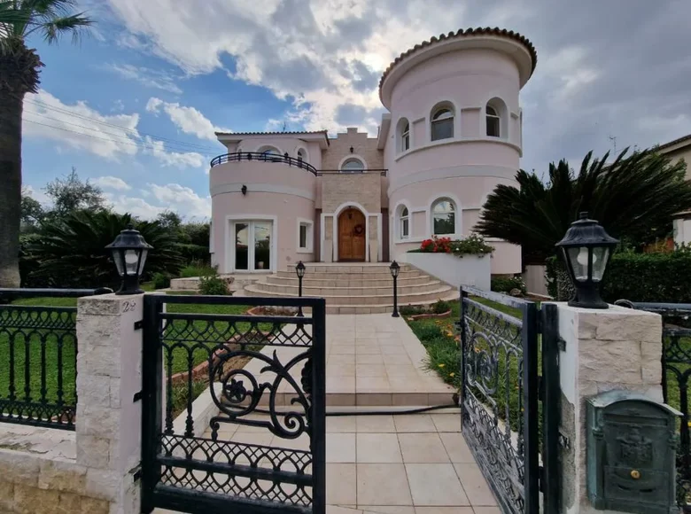 7 bedroom villa 890 m² Lakatamia, Cyprus