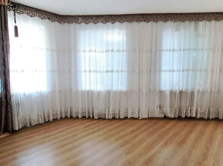 Kvartira 1 xona 45 m² Toshkentda