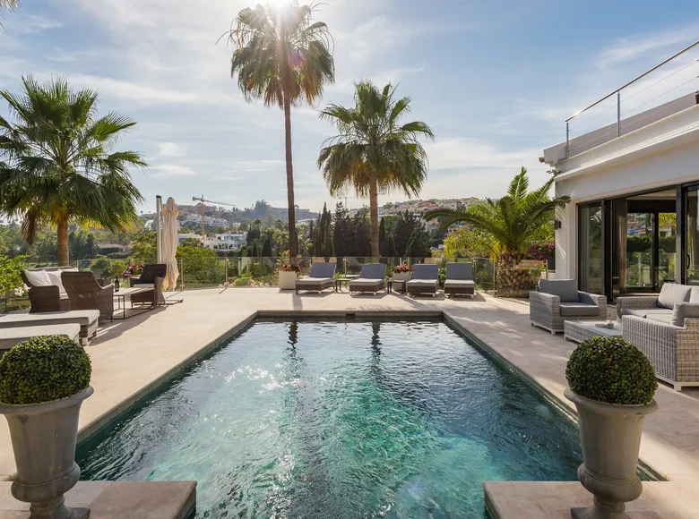 villa de 5 dormitorios 333 m² Marbella, España