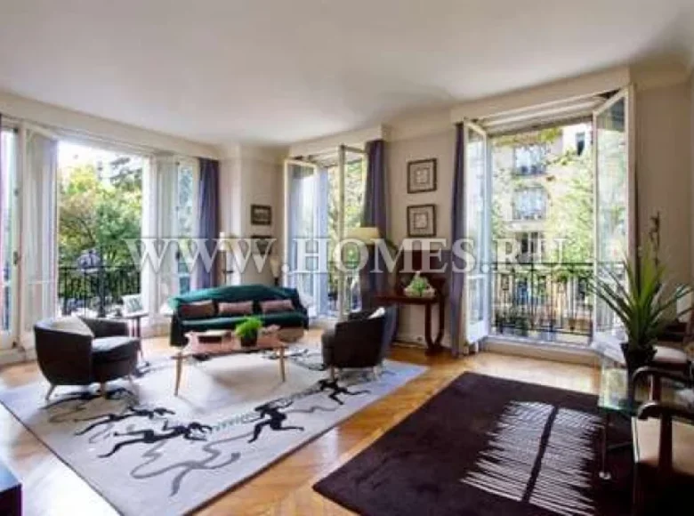 4 bedroom apartment 158 m² Paris, France