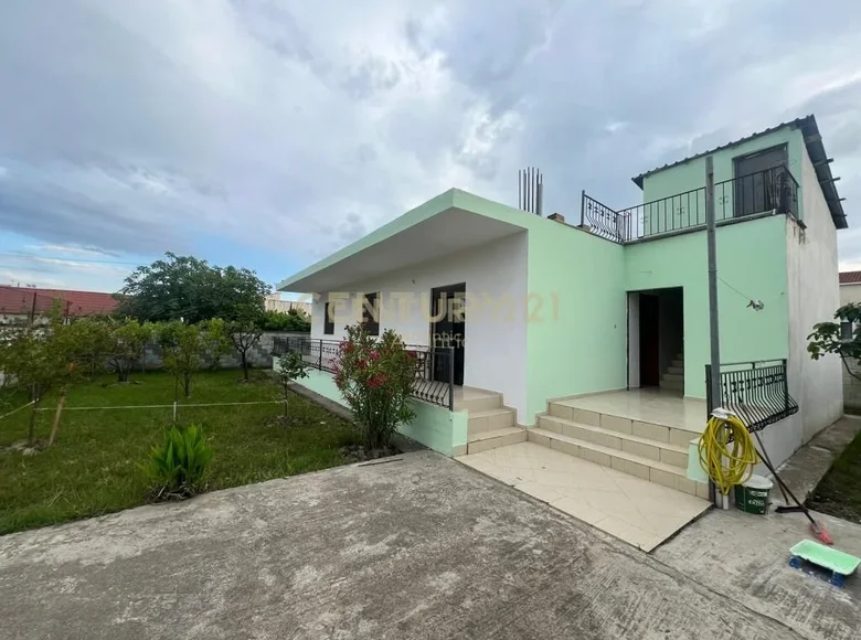Casa 3 habitaciones 345 m² Bashkia Durres, Albania