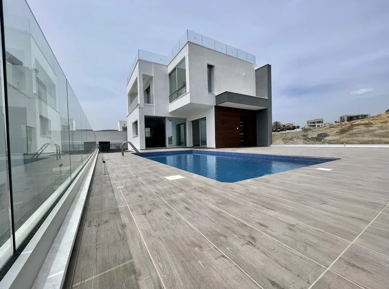 4 bedroom house 254 m² Parekklisia, Cyprus