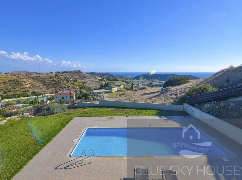 4 bedroom house 400 m² Parekklisia, Cyprus