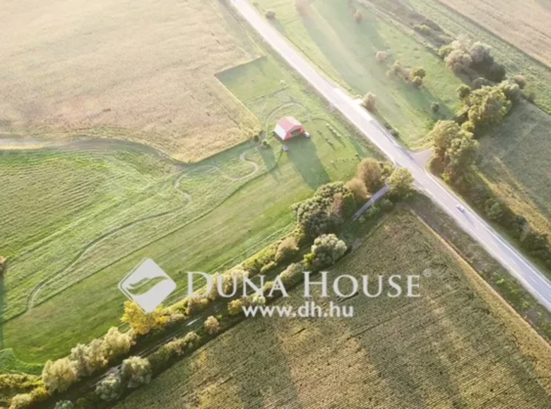 Land 115 488 m² Zalacsany, Hungary