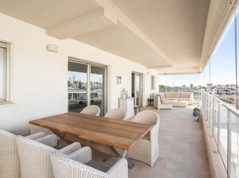 Mieszkanie 4 pokoi 152 m² Orihuela, Hiszpania
