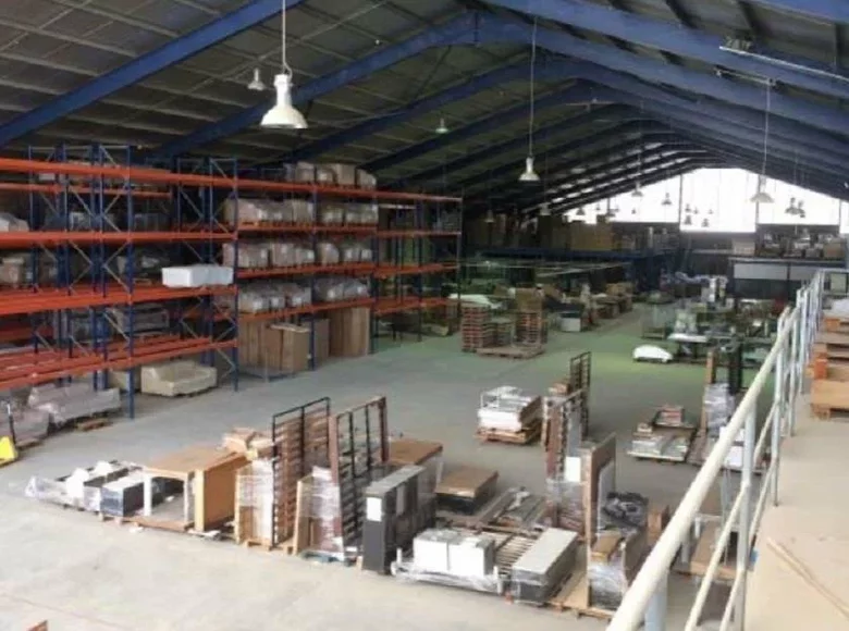 Warehouse 4 800 m² in Ergates, Cyprus
