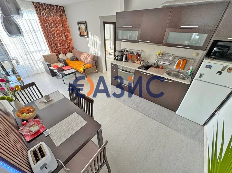 Mieszkanie 4 pokoi 96 m² Nesebyr, Bułgaria