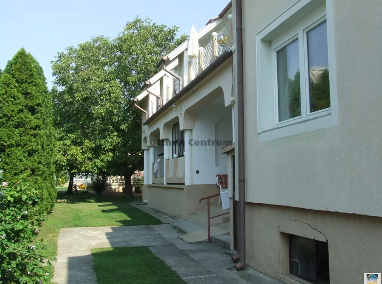 Casa 11 habitaciones 716 m² Gyenesdias, Hungría