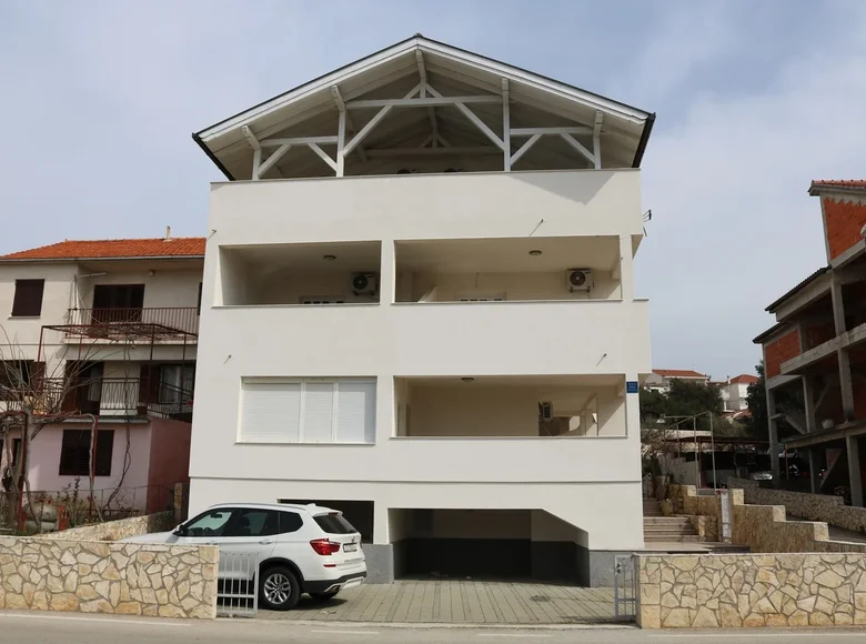 6-Schlafzimmer-Villa 500 m², Alle Länder