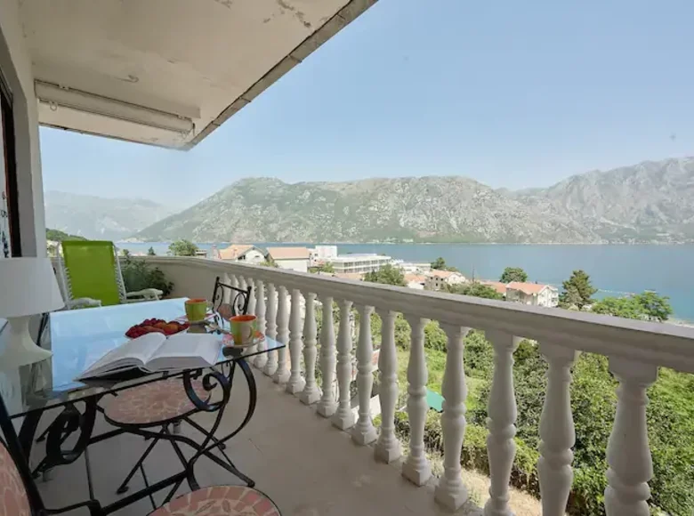 Apartamento 3 habitaciones 72 m² Dobrota, Montenegro