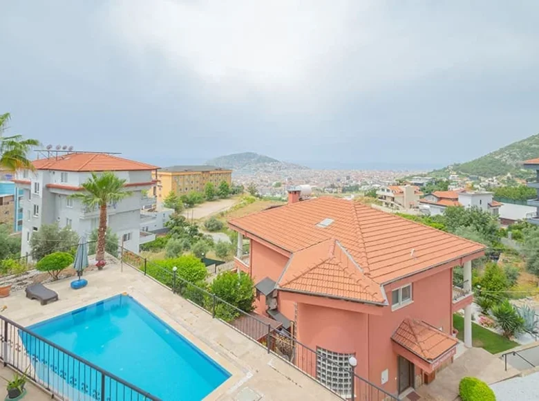 4-Schlafzimmer-Villa 200 m² Alanya, Türkei