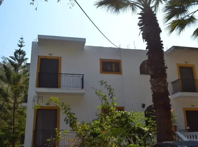 Hotel 300 m² in Agios Dimitrios, Greece