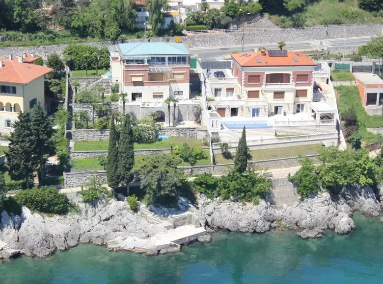 Villa 11 habitaciones 1 009 m² Veprinac, Croacia