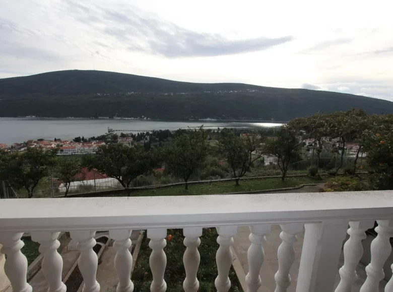 Haus 6 Schlafzimmer  Herceg Novi, Montenegro