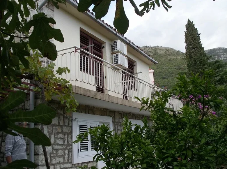7 bedroom house 190 m² Petrovac, Montenegro