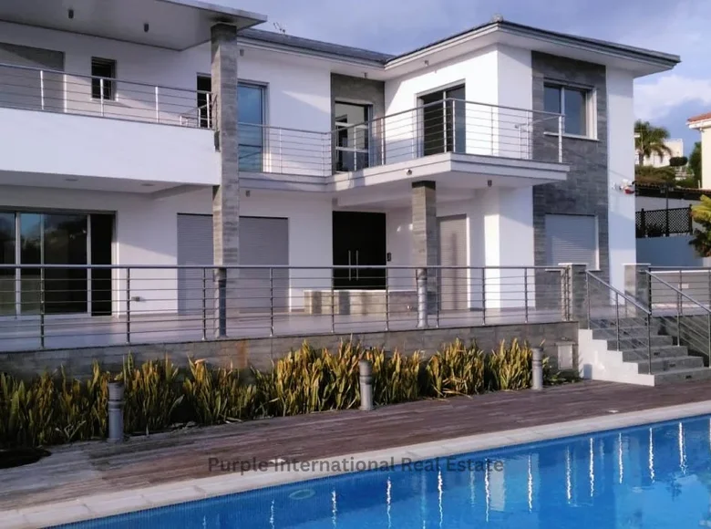 Willa 4 pokoi 250 m² Agios Tychonas, Cypr